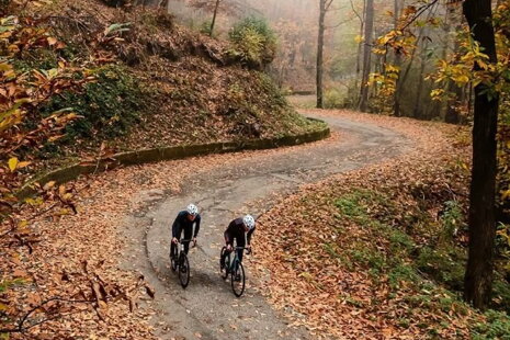 Jarné aktivity a outfity k nim: Čo si obliecť na piknik, bicykel alebo prechádzku?